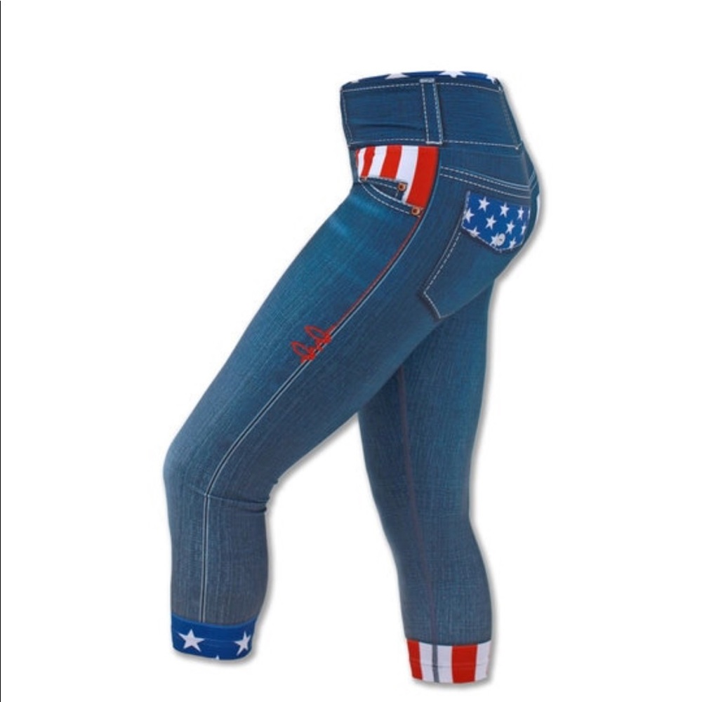 INKnBURN Liberty capri leggings